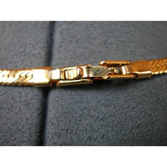 Napier 18" Herring Bone  Gold Tone Chain - Picture 4 of 4